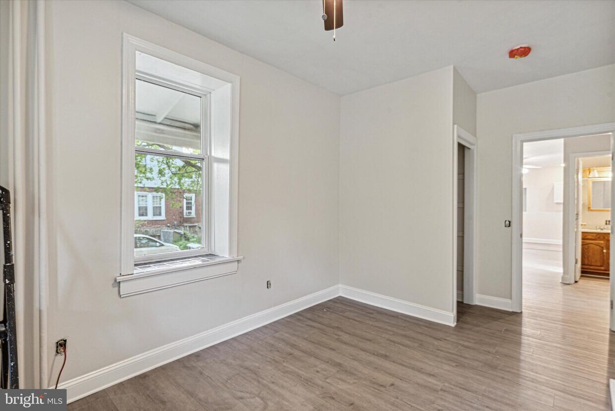 Primary Photo - 120 Walnut Ave