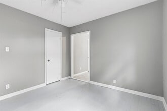 Building Photo - 344 Pennington Dr