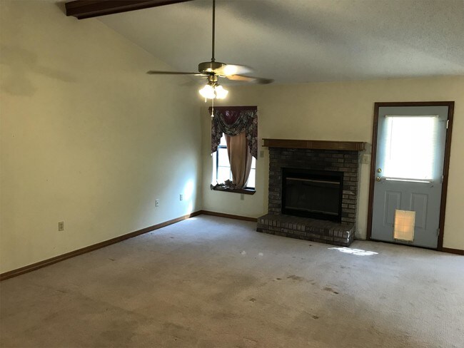 Foto del edificio - 101 Claire Dr