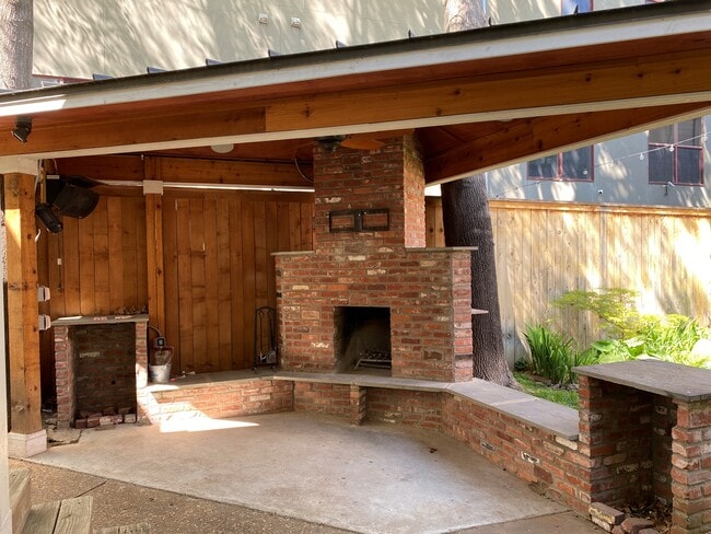 Building Photo - 1515 S Carson Ave