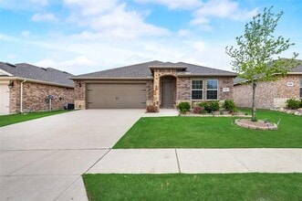 Building Photo - 1302 Meadow Creek Dr