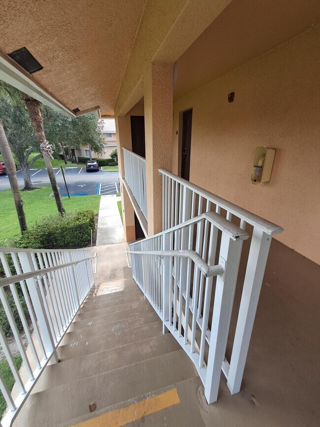 Foto del edificio - 141 SW Palm Dr