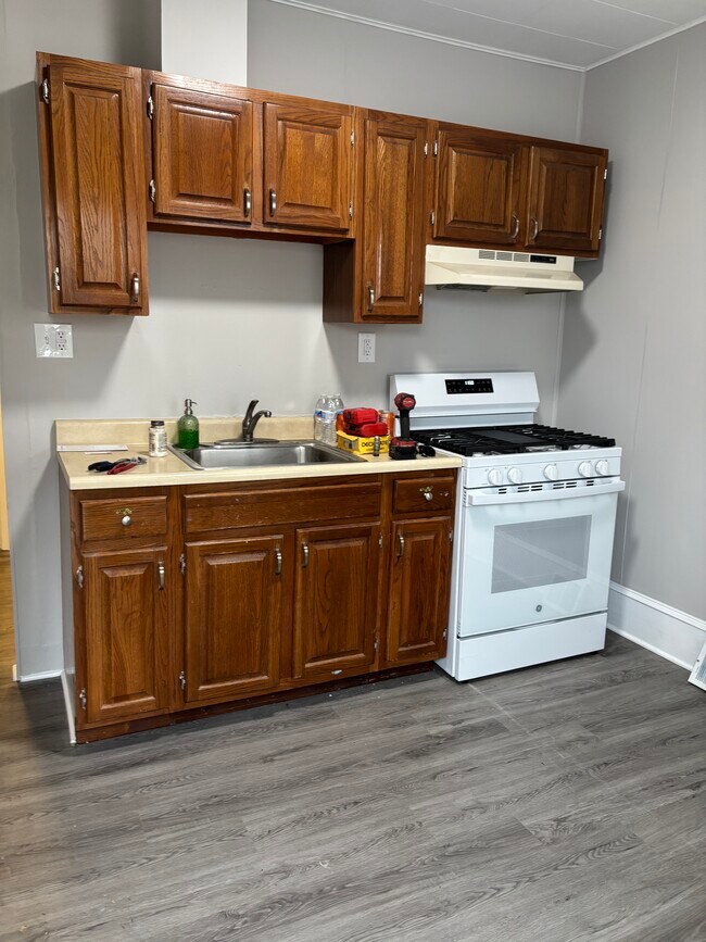 COCINA - 614 Hunter St