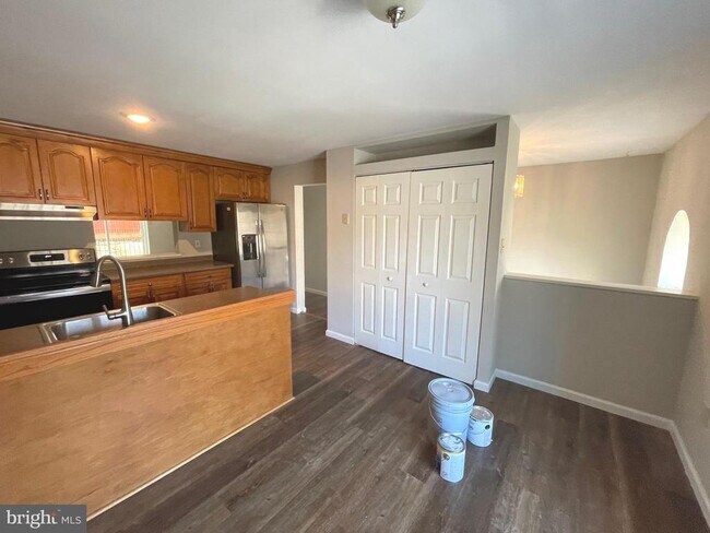 Foto del edificio - 9817 Rainleaf Ct