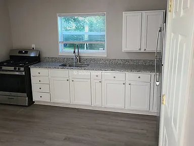 Foto del edificio - 532 Blaine Ave