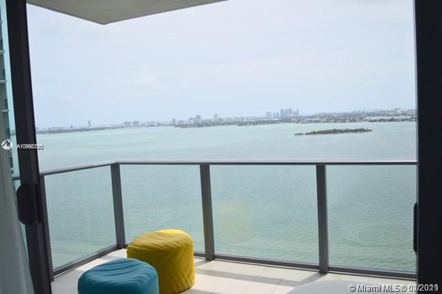 Foto del edificio - 650 NE 32nd St