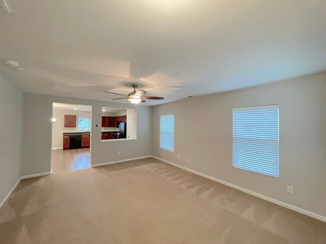 Foto del edificio - Well Maintained 2 Story Home in Raleigh!