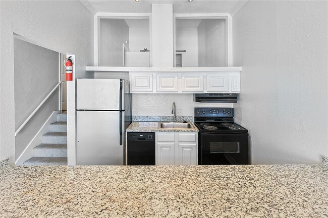 Building Photo - 7820 Seawall Blvd