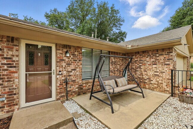 Foto del edificio - 1806 Oak Creek Dr