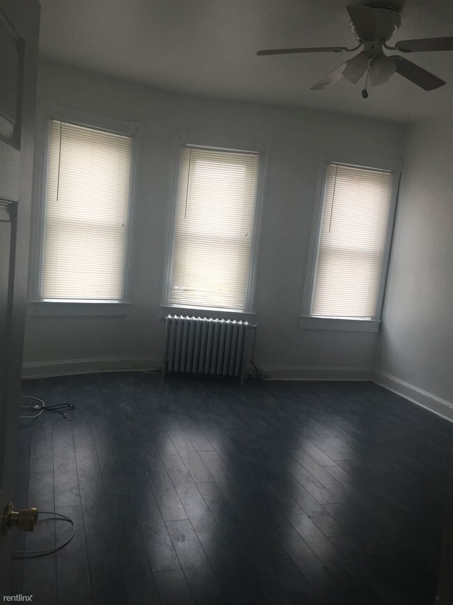 Foto del edificio - 3 br, 1 bath House - 810 Appleton St
