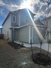 Building Photo - 12140 Thoroughbred Dr