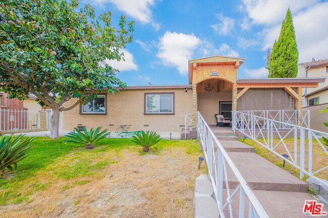 Foto del edificio - 8149 Alcove Ave