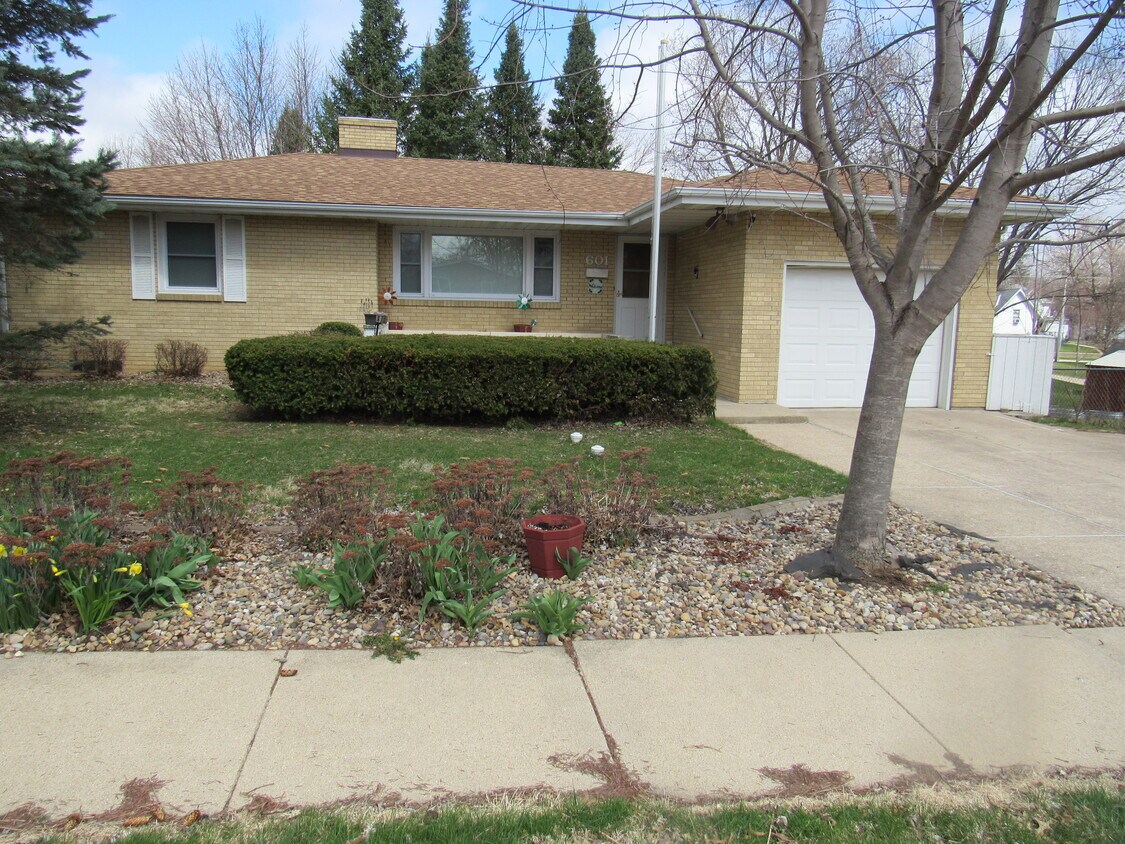 601 Michael Ct, Washington, IL 61571 House Rental in Washington, IL