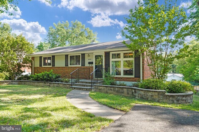 Building Photo - 6369 Edsall Rd