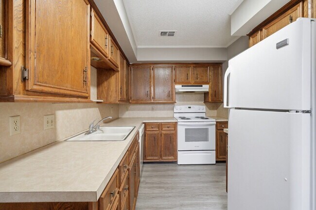 Building Photo - Affordable Upstairs Two-Bedroom Sanctuary with Modern Comforts!