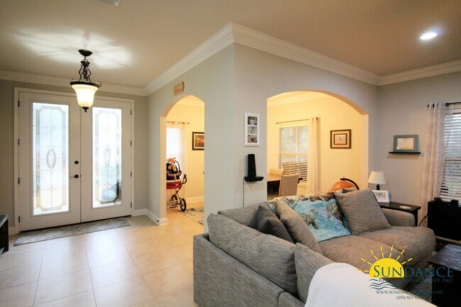 Building Photo - Stunning 4 Bedroom Mary Esther home with S...