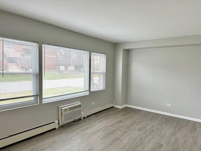 Building Photo - 8635 84th Ct