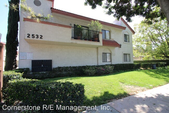 Foto del edificio - 2532 Huntington Dr