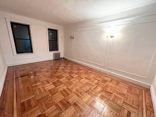 Foto del edificio - 3 bedroom in BRONX NY 10467