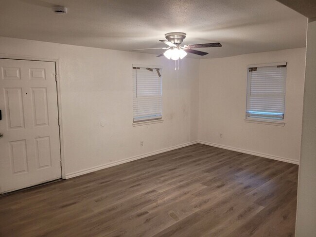 Foto del edificio - 718 N 18th St