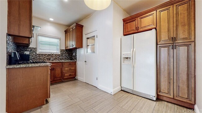 Building Photo - 1119 Queen Anne Pl