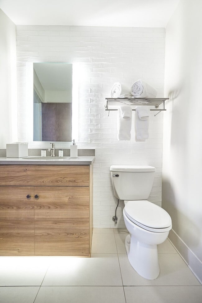 Building Photo - 121 Middle St