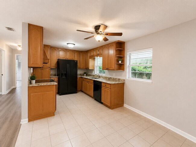 Foto del edificio - Adorable 2 bedroom 1 bath home with flex space in Lake Mary!