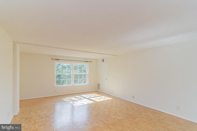Building Photo - 7640 Tremayne Pl