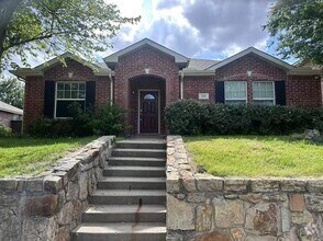 Building Photo - 1705 Honey Creek Ln