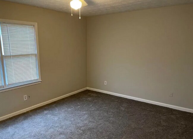 Foto del edificio - 2 bed 2.5 bath in Stockbridge!