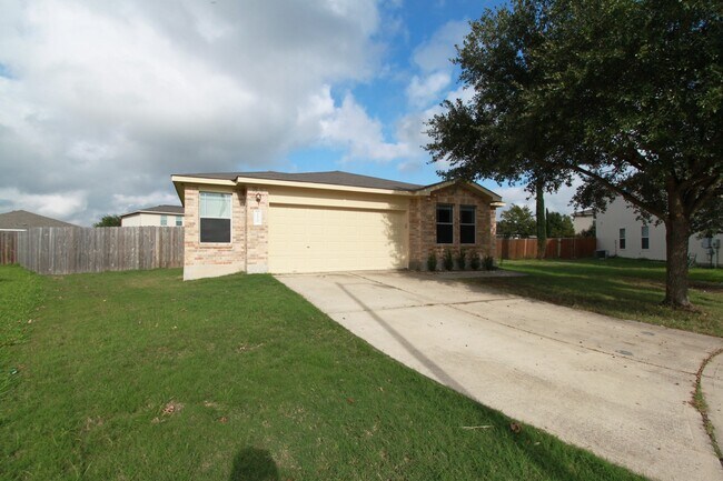Foto del edificio - Hutto 3BR Gem ~ Open Layout, Large Yard & Prime Location