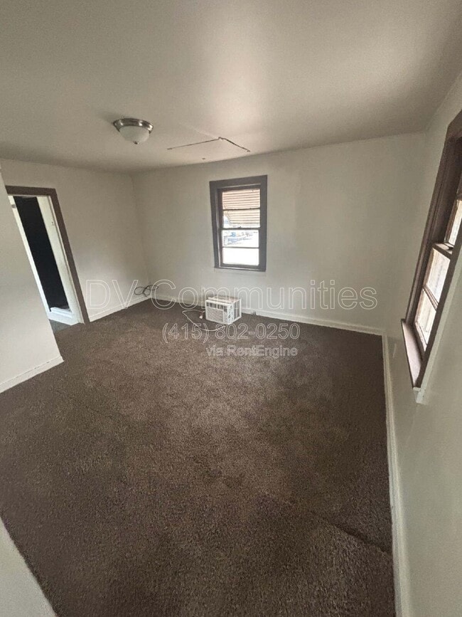 Building Photo - 47609 OR-58