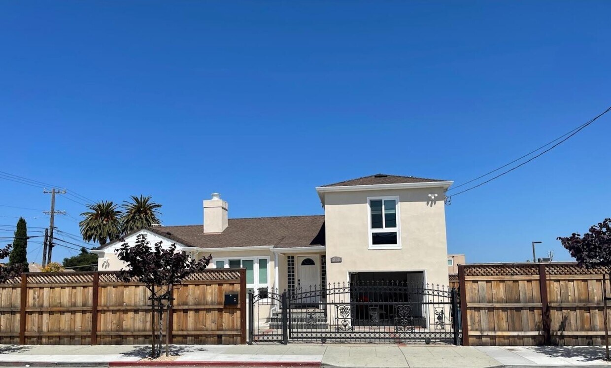 Primary Photo - 1101 Monte Diablo Ave