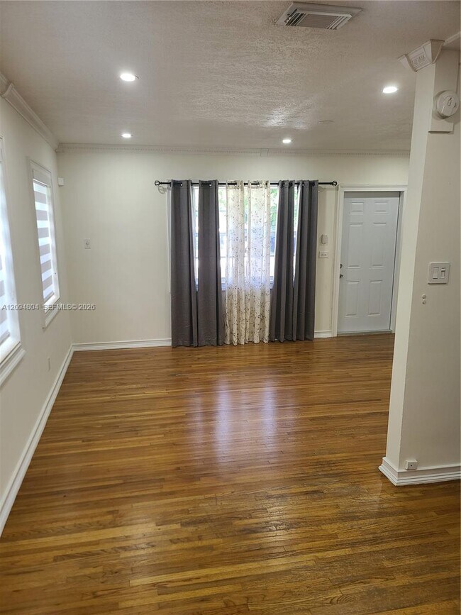 Building Photo - 2862 SW 38th Ct