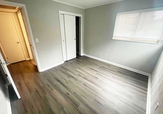 Foto del edificio - 559 Lowell Ave