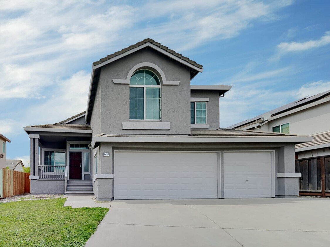 Primary Photo - 8450 Amaryllis Ct