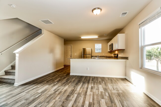 Building Photo - 21 Bay Breeze Ln