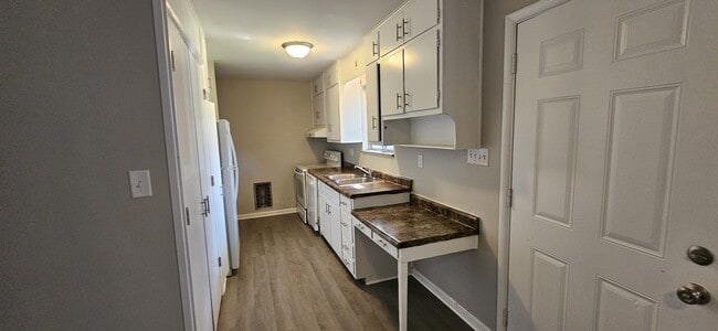 Foto del edificio - 1434 N Campbell Ave