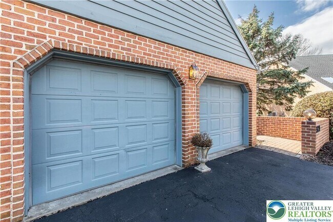 Foto del edificio - 5721 Crawford Dr