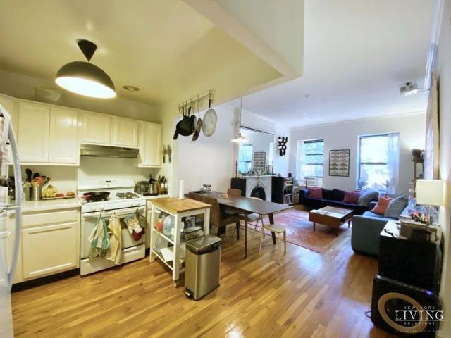 Foto del edificio - 3 bedroom in Brooklyn NY 11249