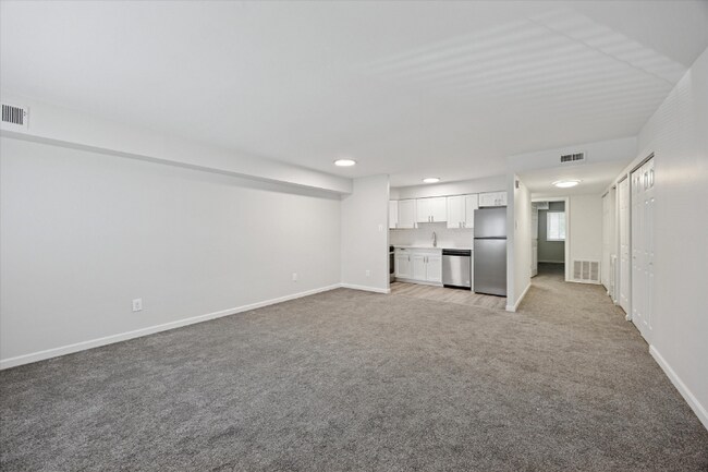 Foto del edificio - 8529 Rising Sun Ave