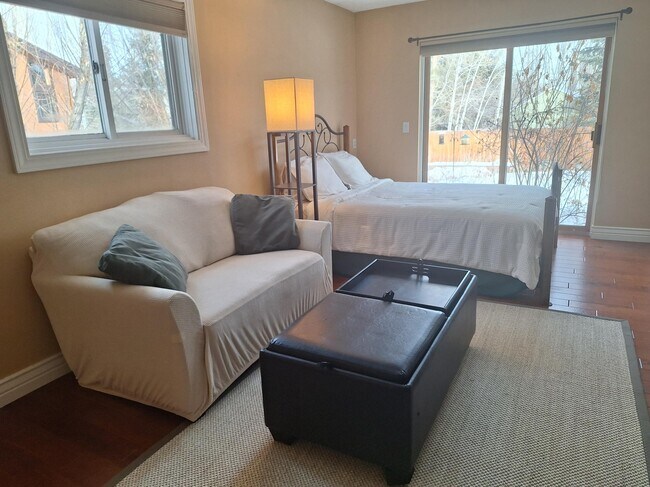 Foto del edificio - 1468 Willow Loop