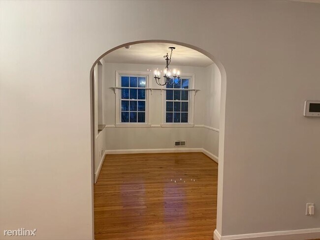 Building Photo - 3 br, 1.5 bath House - 8315 Wyton Rd