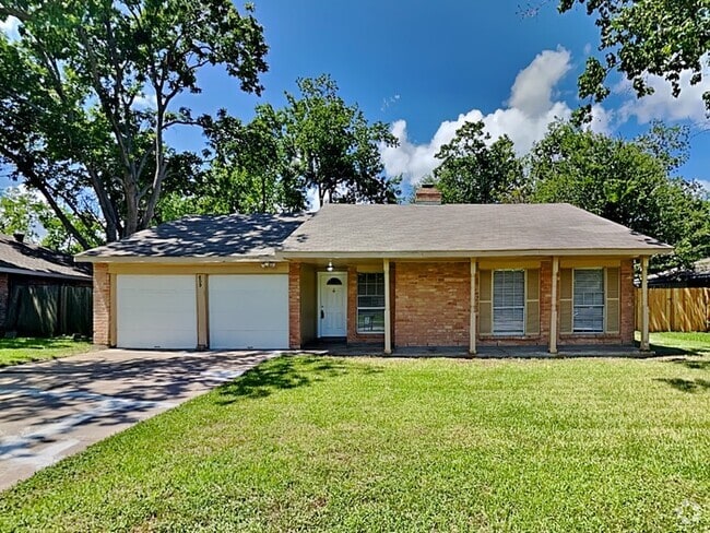Building Photo - 809 Lochmoor Ln