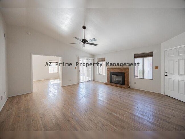 Foto del edificio - 6347 W Puget Ave