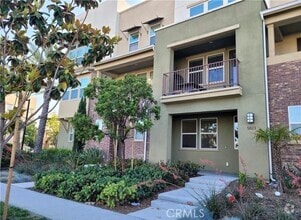 Building Photo - 5823 Rostrata Ave