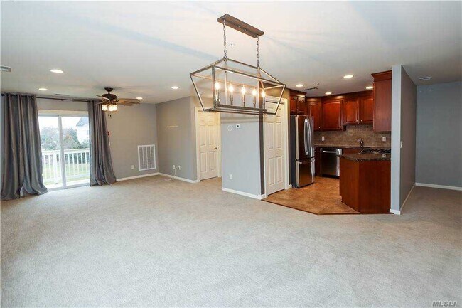 Building Photo - 151 Brattle Cir