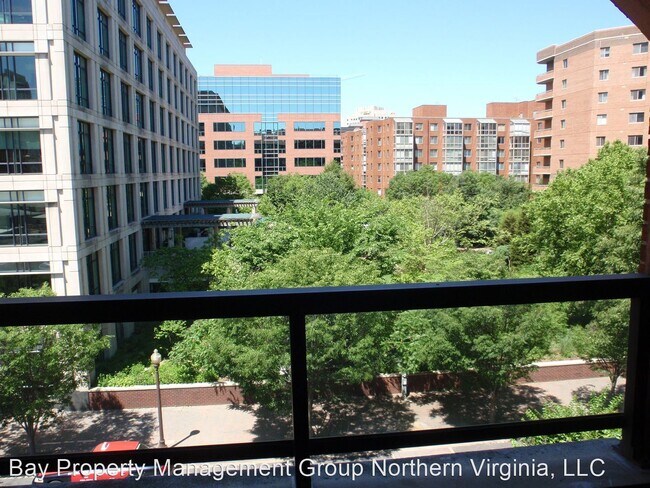 Building Photo - 2 br, 2 bath House - 1029 STUART STREET, N...