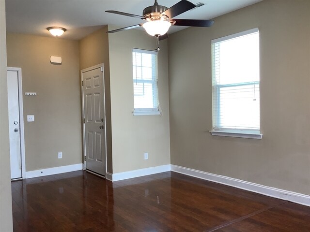 Foto del edificio - 8811 Shadowglen Dr