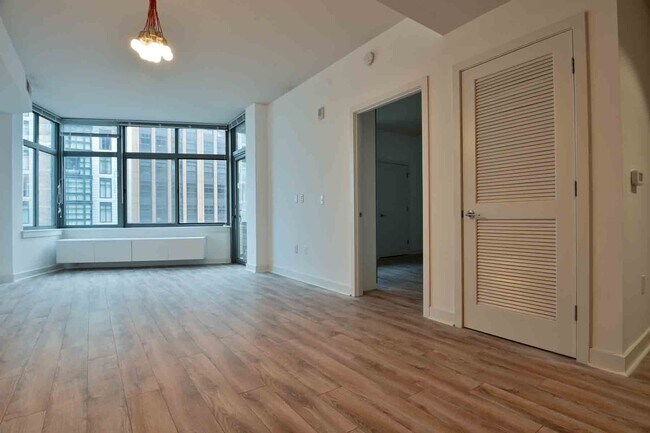 Foto del edificio - 460 New York Ave NW